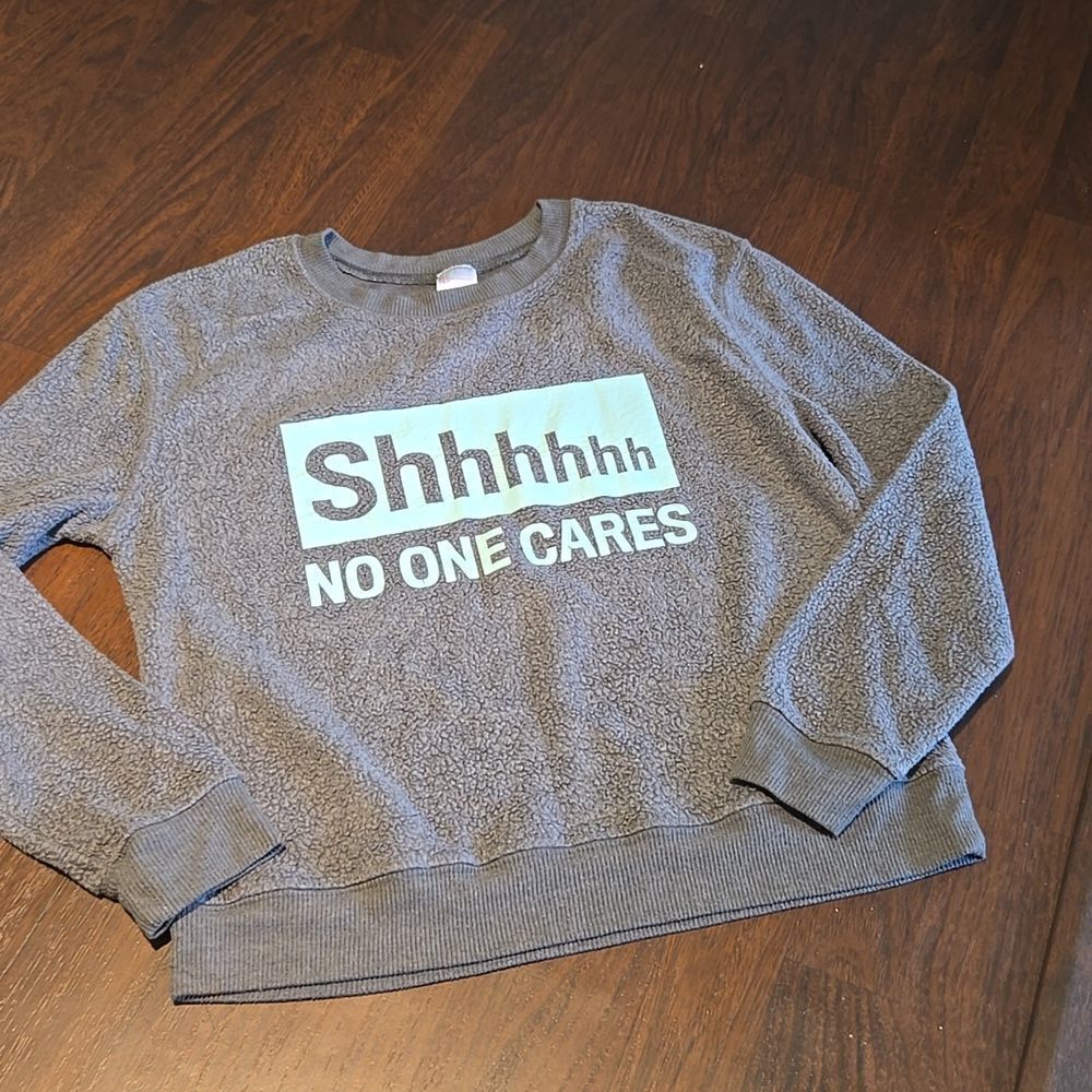 Sweater psi 7-9 medium, good condition, gray